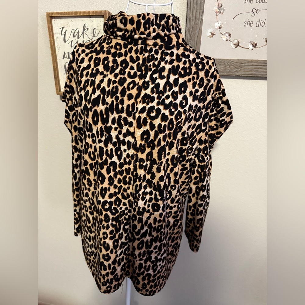 NY&CO Leopard Print Turtleneck Women's Top